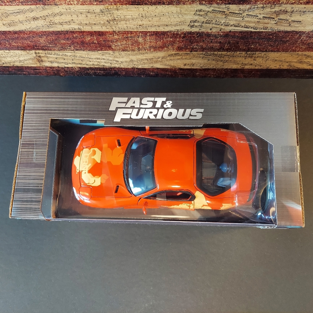 Mazda RX-7 Fast & Furious - Picture 3 of 7